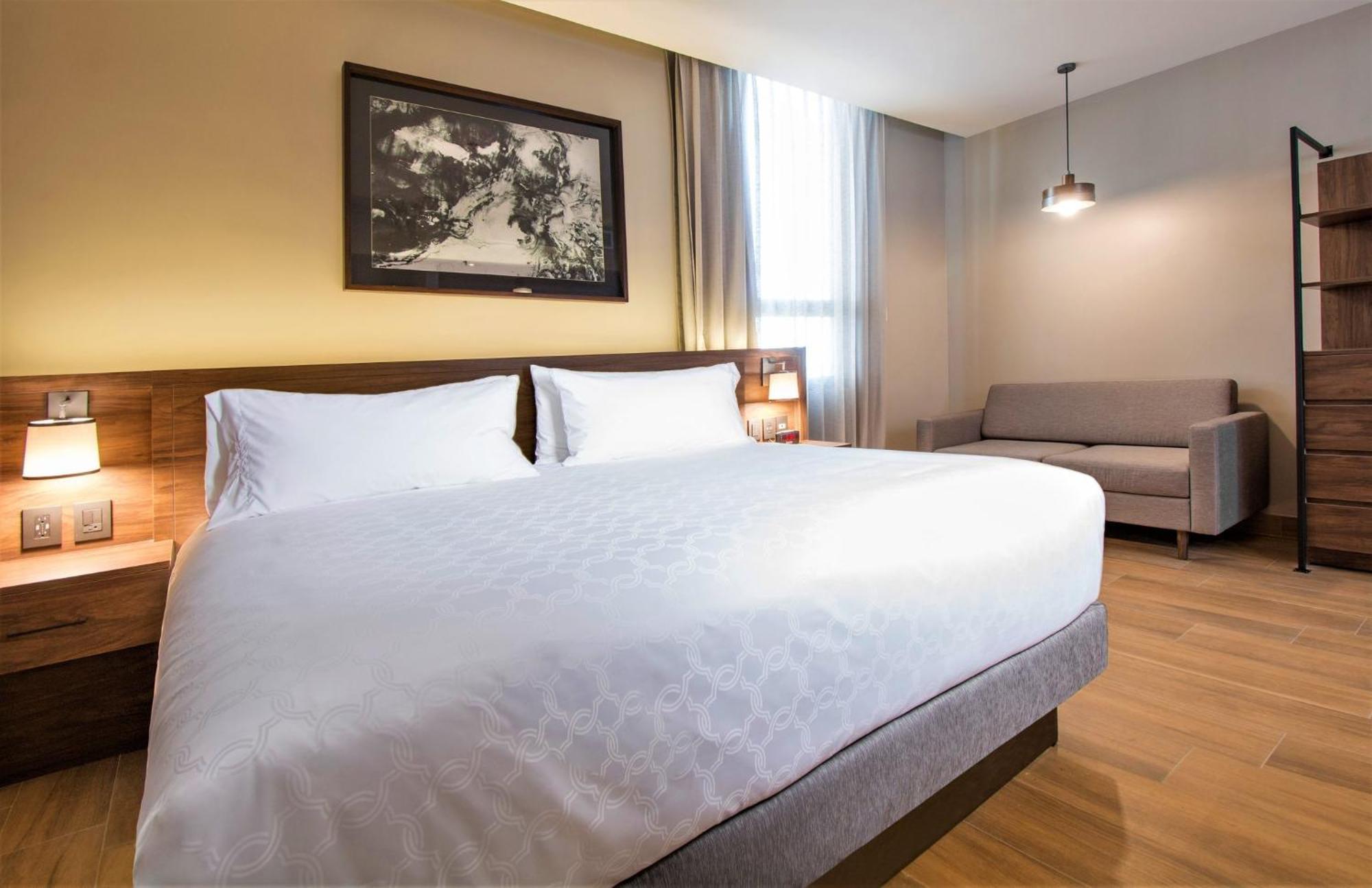 Staybridge Suites - Guadalajara Novena By Ihg Exterior photo