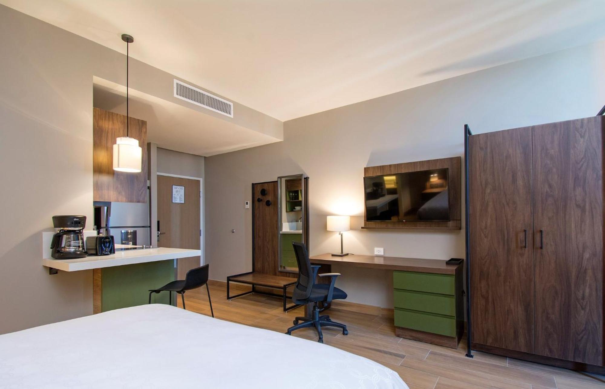 Staybridge Suites - Guadalajara Novena By Ihg Exterior photo