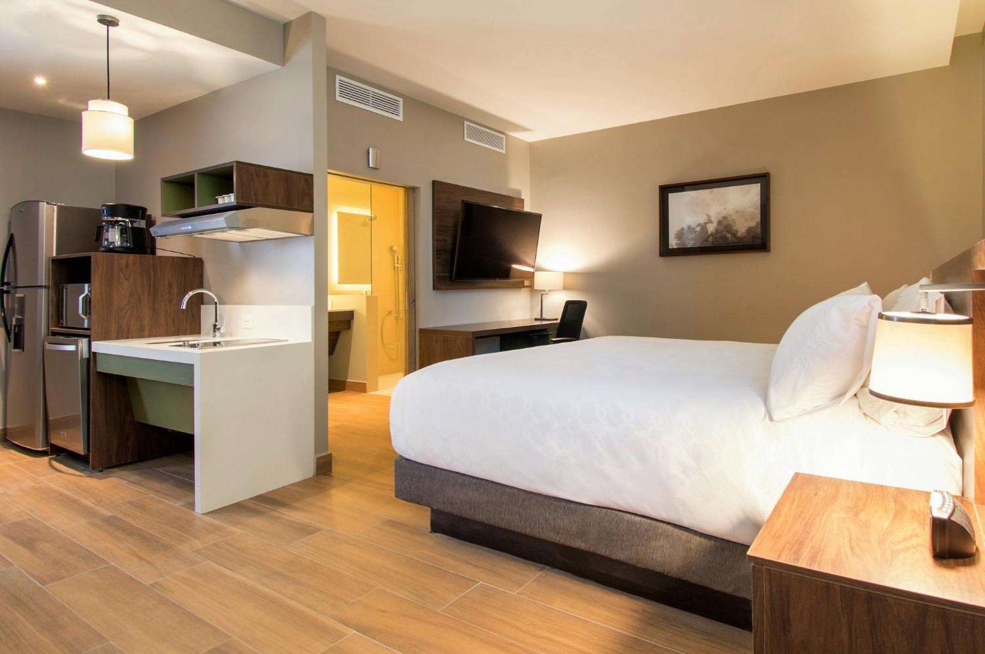 Staybridge Suites - Guadalajara Novena By Ihg Exterior photo