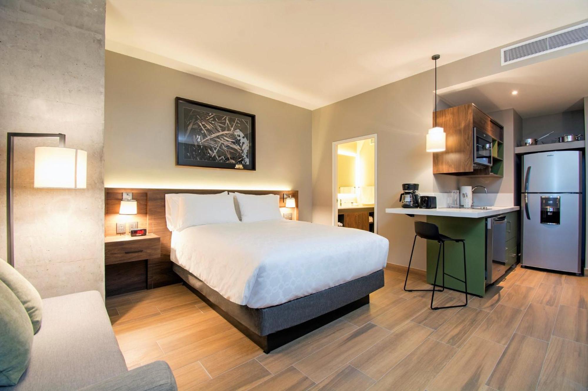 Staybridge Suites - Guadalajara Novena By Ihg Exterior photo