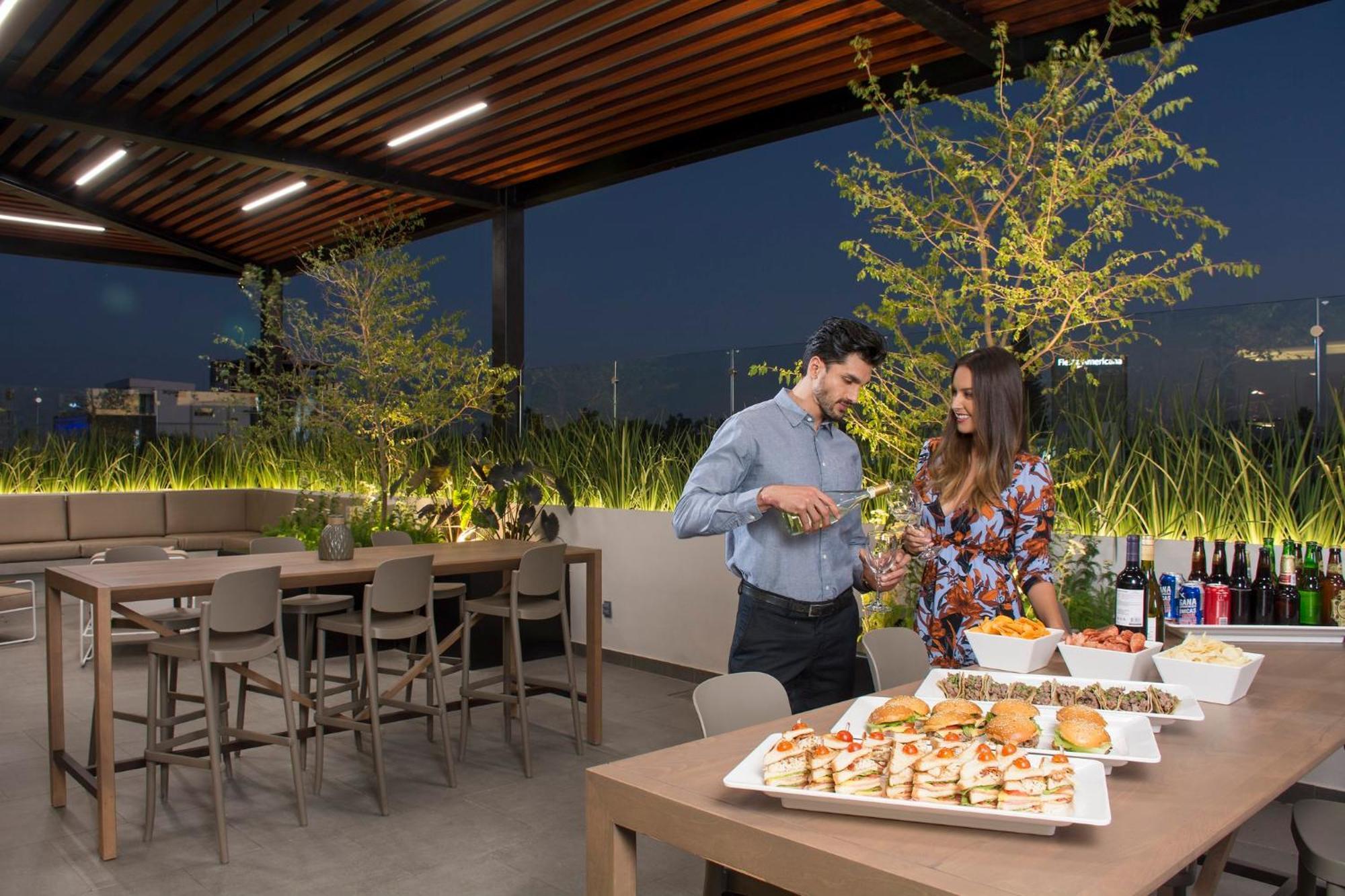 Staybridge Suites - Guadalajara Novena By Ihg Exterior photo