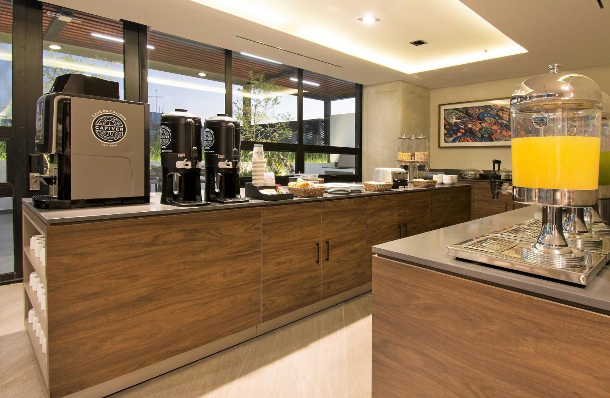 Staybridge Suites - Guadalajara Novena By Ihg Exterior photo